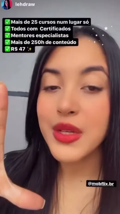 lehdraw, criadora de conteúdo de arquitetura no TikTok, falando da Mobflix