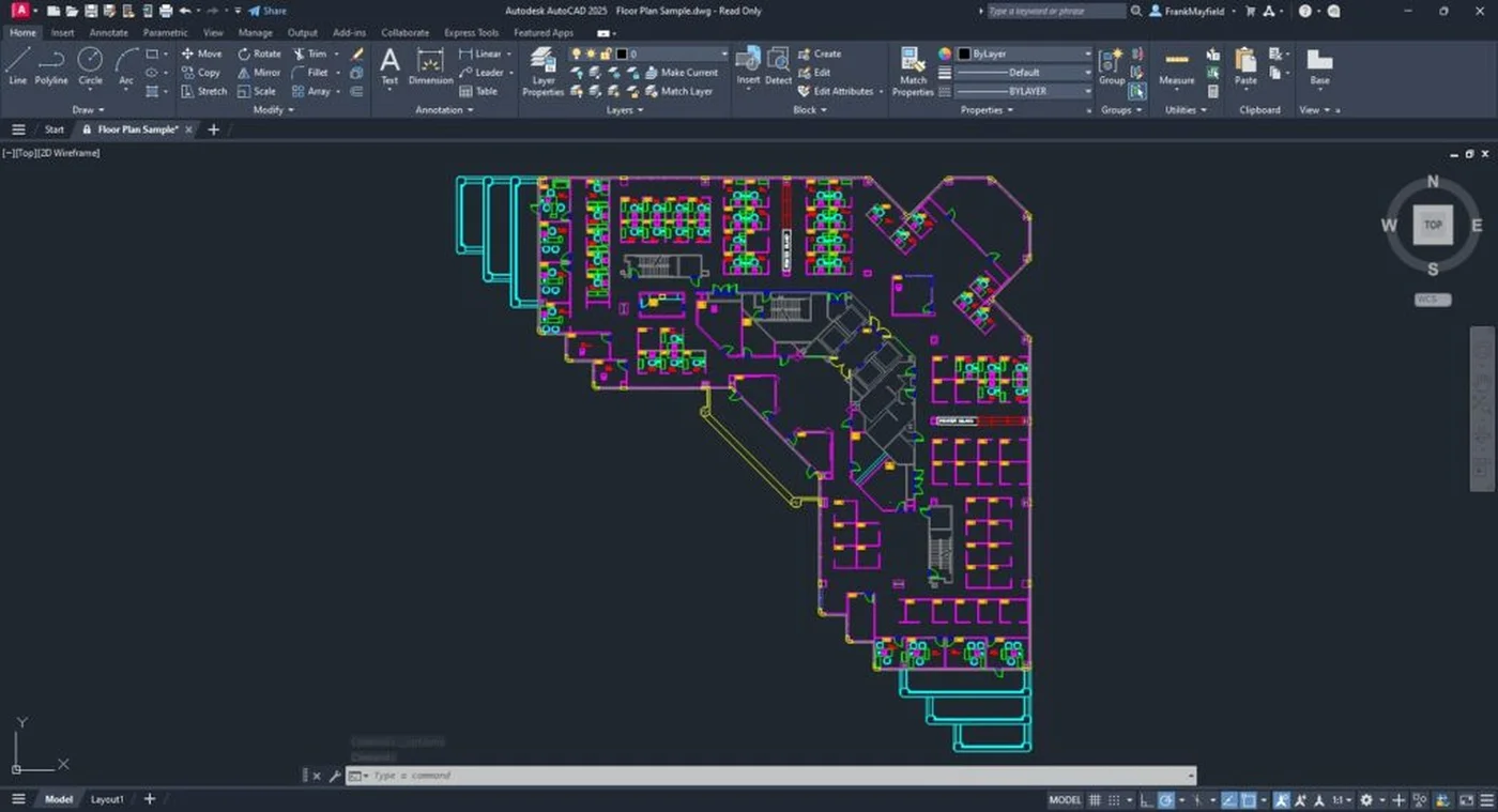 Planta arquitetônica aberta no AutoCAD